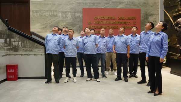 航空仰面.jpg
